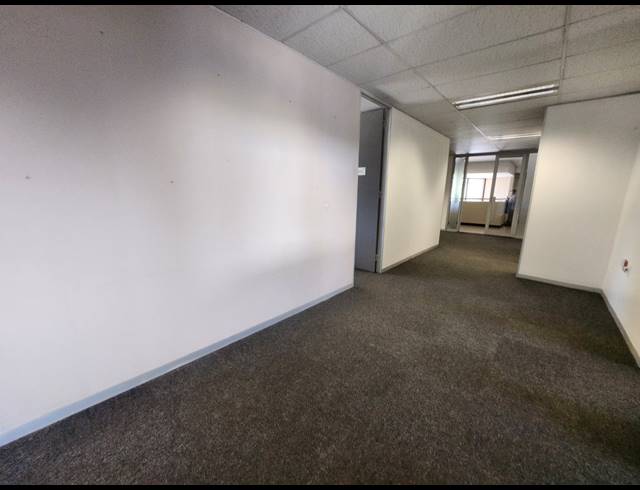 494M² OFFICE TO LET IN RANDJESPARK
